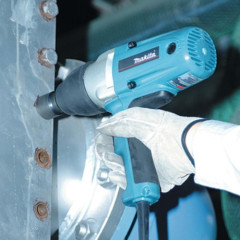 Гайковерт сетевой MAKITA TW 0200 ударный TW0200