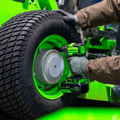 Гайковерт аккумуляторный GREENWORKS IW5500 ударный, 24V, АКБ 4Ач и ЗУ 3805007CUB