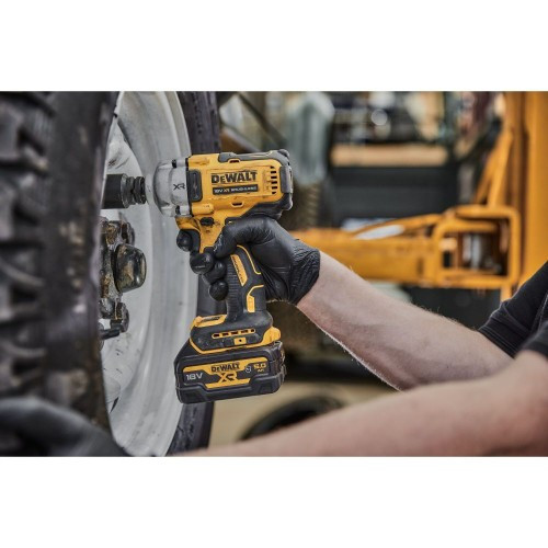 Гайковерт аккумуляторный DeWALT DCF 892 N ударный,без АКБ и З/У DCF892N